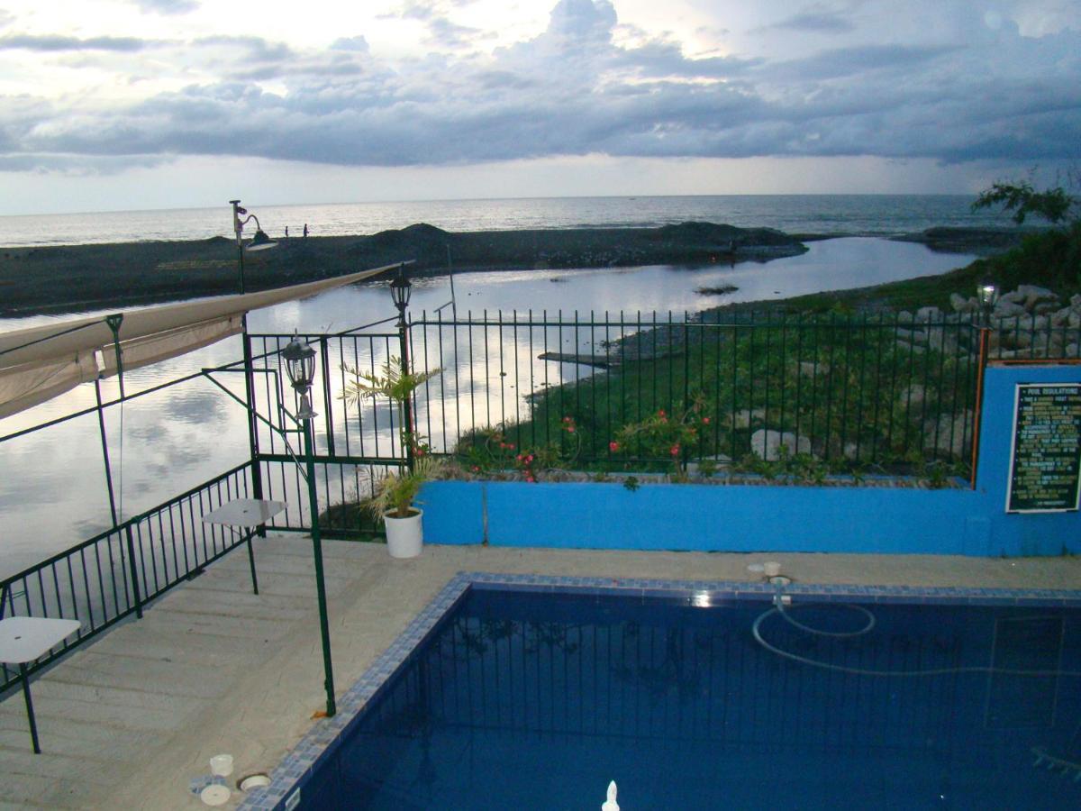 Tagudan Kubo Garden Hotel Tagudin ภายนอก รูปภาพ